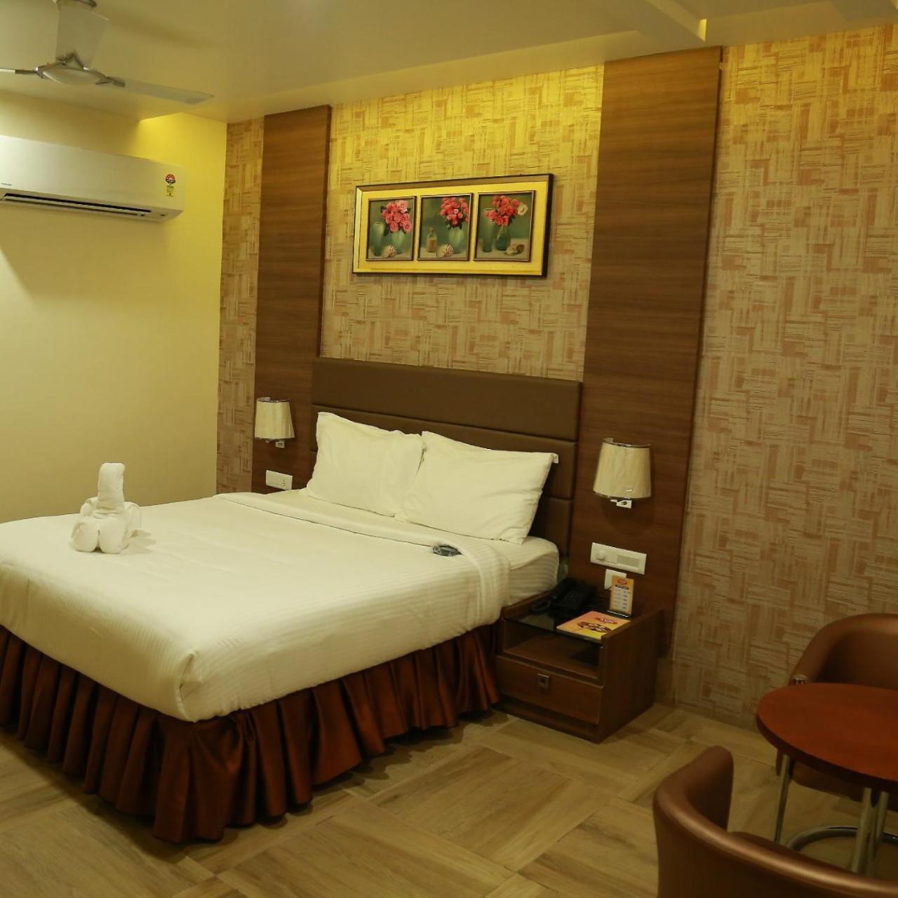 Hotel Svm Grand Medipally 海得拉巴 外观 照片