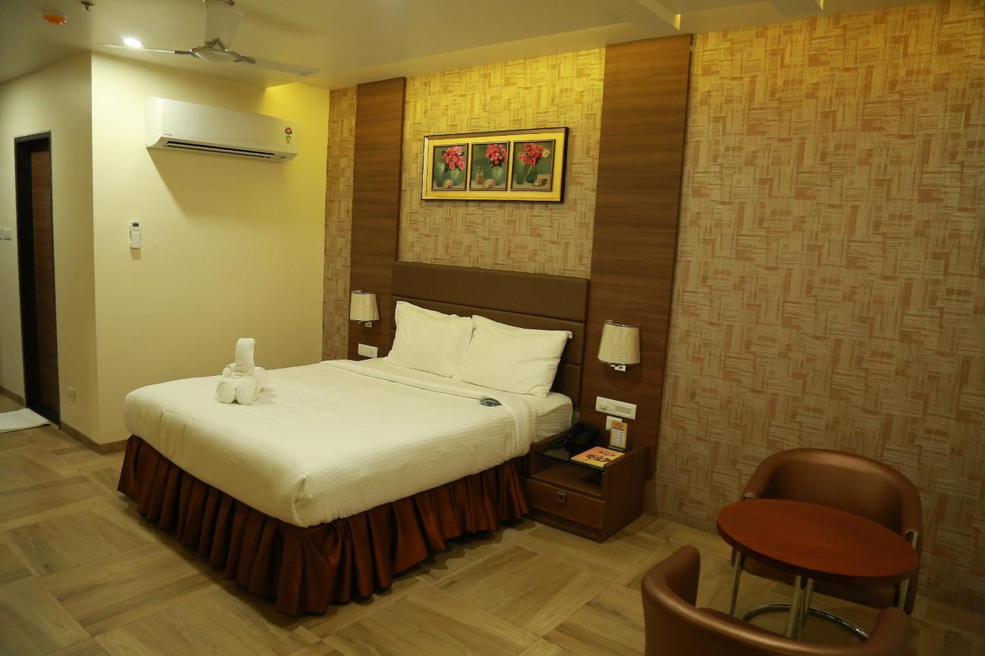 Hotel Svm Grand Medipally 海得拉巴 外观 照片